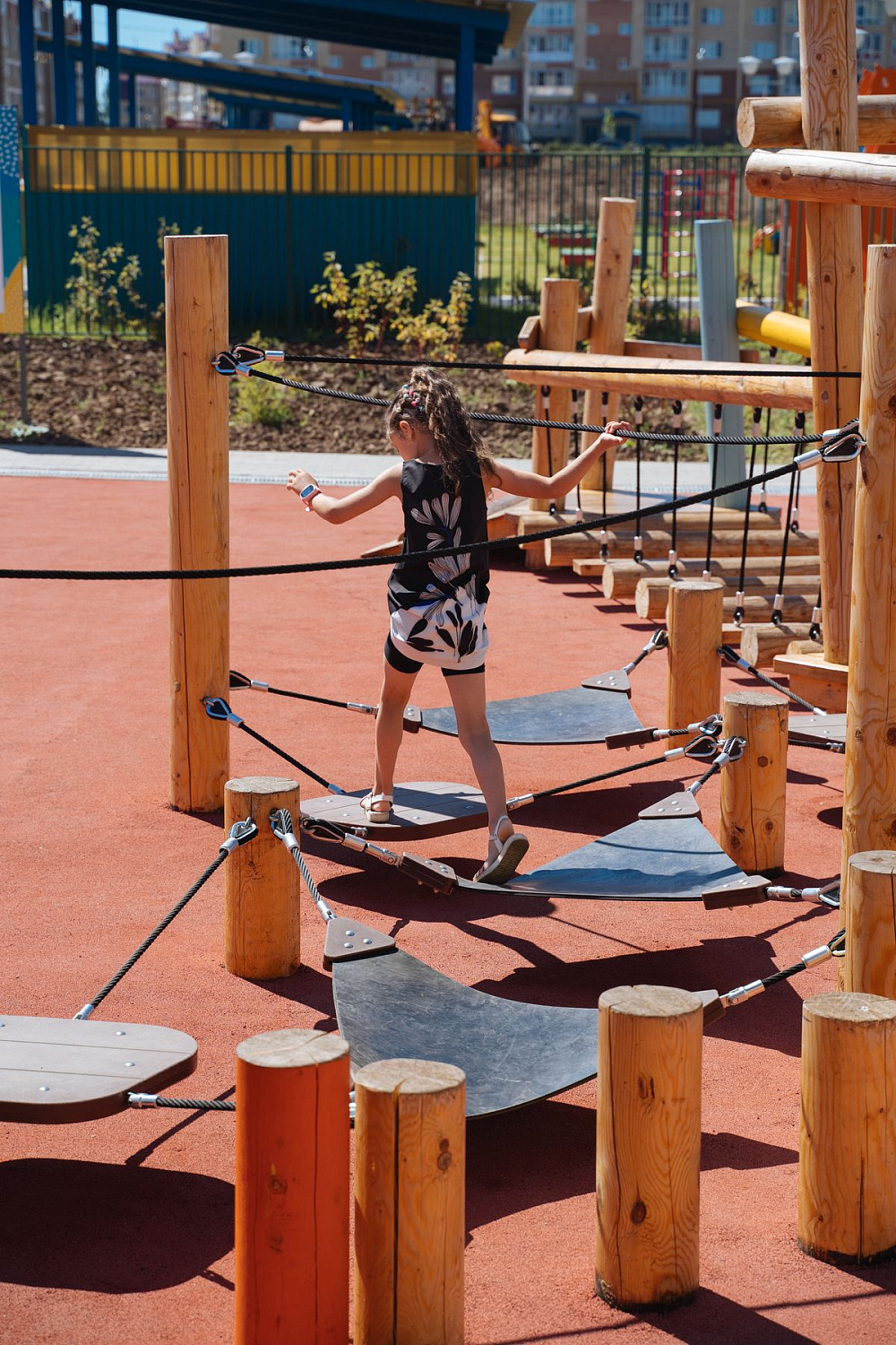 Современные детские площадки для улицы